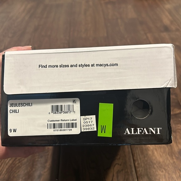 New Alfani suede heels - Picture 5 of 6